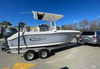 2023 Robalo R202 EX Boat